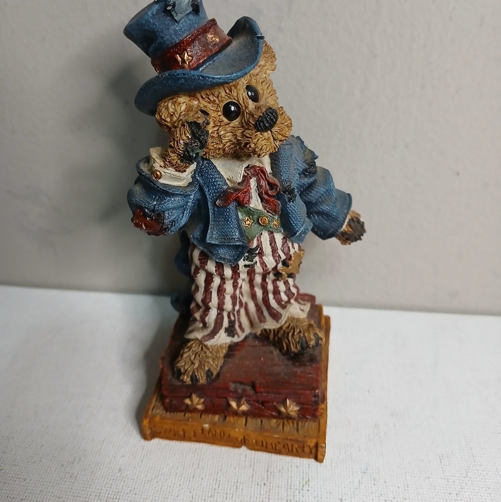 Vintage 1996-1997 bearstone collection, Boyds  collection Uncle Elliot,
